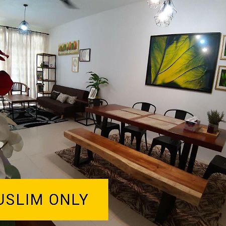 Orchidd Homestay Gambang Eksteriør billede