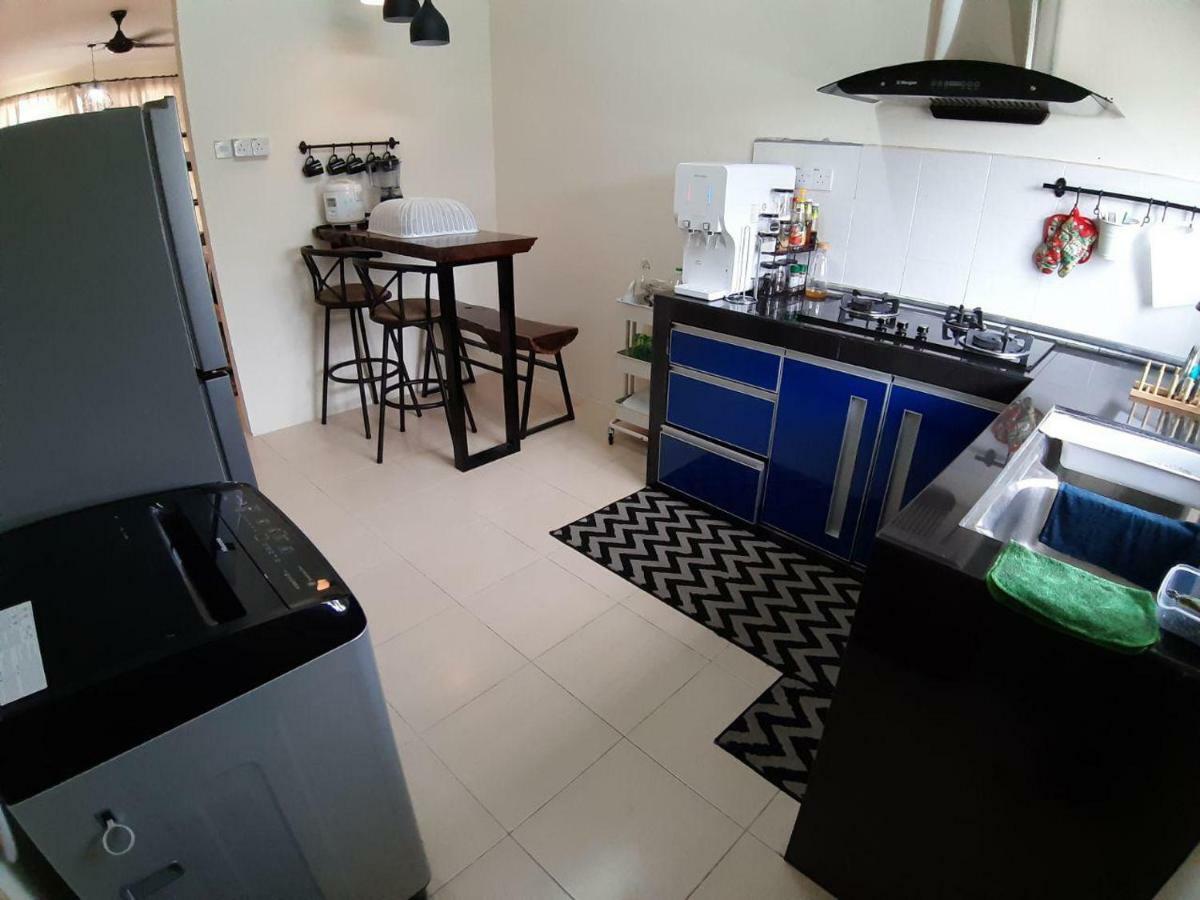 Orchidd Homestay Gambang Eksteriør billede