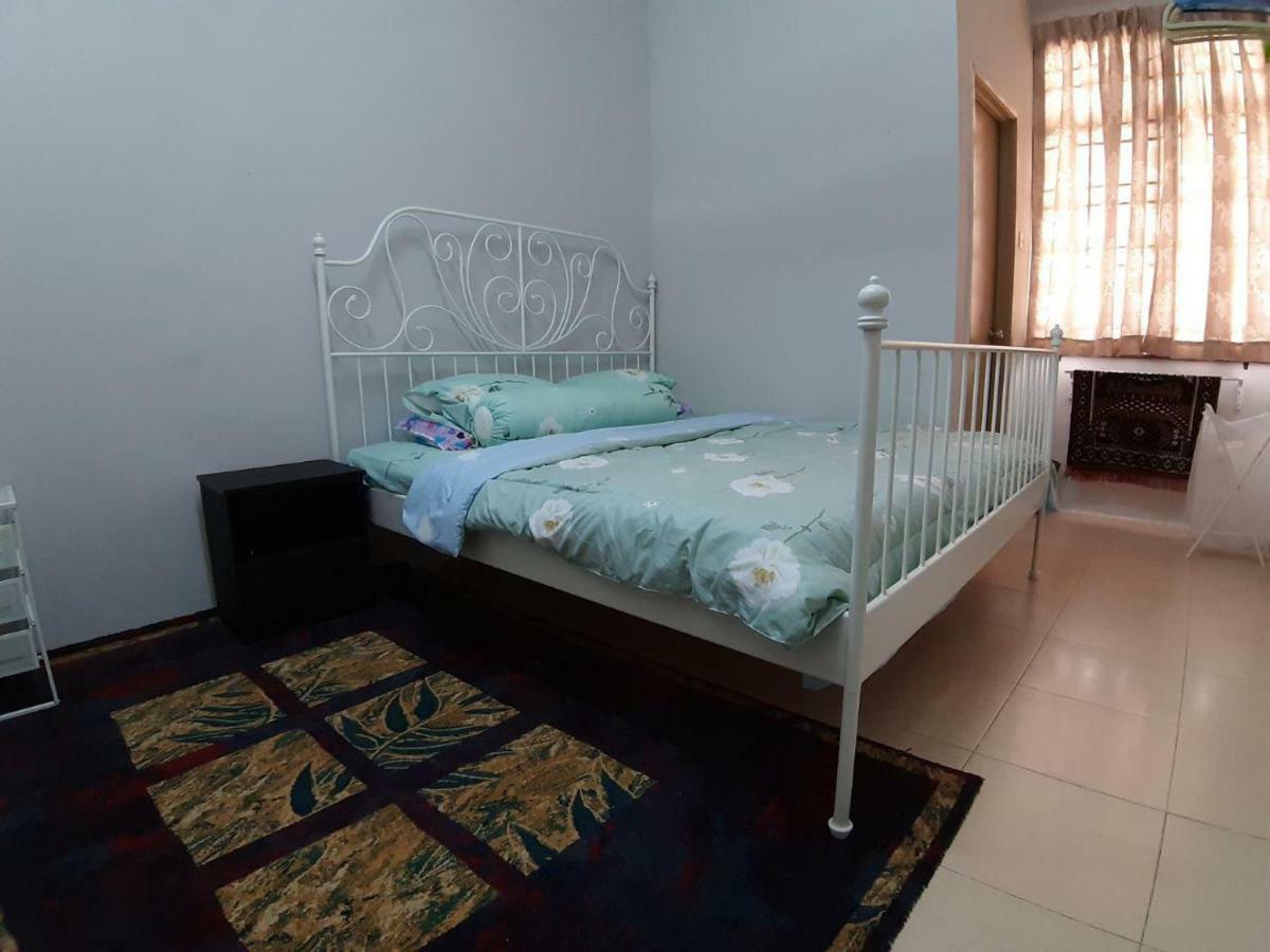 Orchidd Homestay Gambang Eksteriør billede