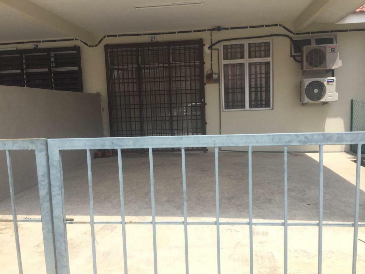 Orchidd Homestay Gambang Eksteriør billede